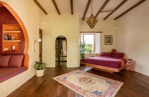 Batu Bolong Villa | Casa Mila - 4 BR Luxury Family Villa 5 Min from Canggu Beach - Bali