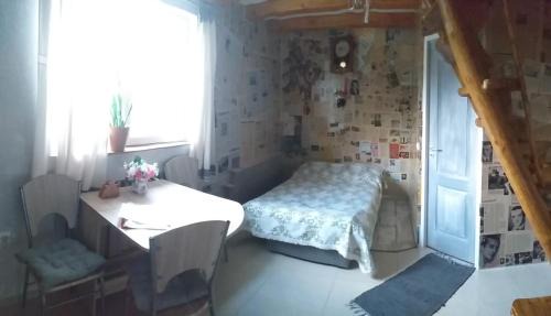 Petris Casa | Casa Miliza - Agropensiunea şi Punctul Gastronomic Local, în vecinătatea castelului Salbek