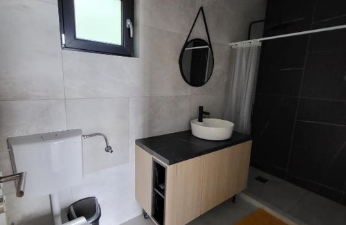Pojejena Casa | Casa Mina Divici