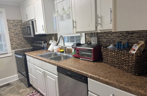 Raeford Casa | Casa Minimal Cottage Pet Friendly w/Fenced Yard