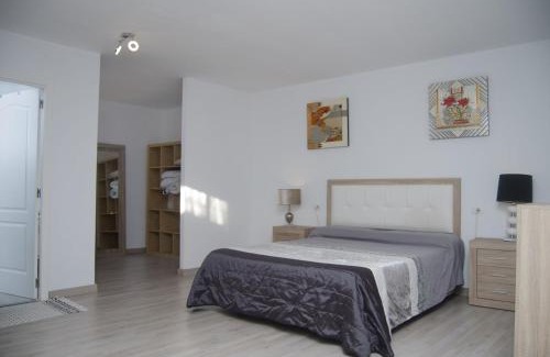 Nazaret Apartamento | Casa Mirlo, Coqueto alojamiento con Terraza y Jardín en Zona Tranquila