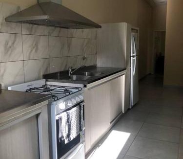 San Nicolás de los Arroyos Casa | Casa moderna y amplia con patio y cochera techada