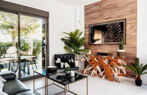Palomares del Río Casa | Casa Moderna con Piscina