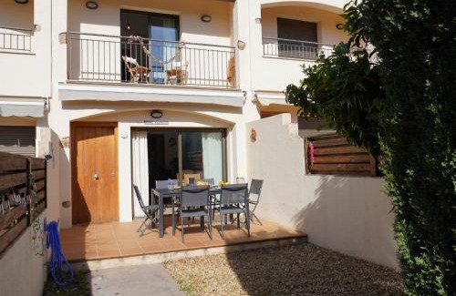 Torroella de Montgri Casa | Casa moderna con piscina comunitaria, cerca de L'Estartit y actividades en la playa - ES-323-51