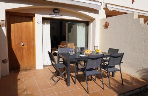 Torroella de Montgri Casa | Casa moderna con piscina comunitaria, cerca de L'Estartit y actividades en la playa - ES-323-51