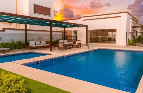 Hermosillo Casa | Casa Moderna en privada con Alberca 5 min del Aeropuerto y Consulado Americano