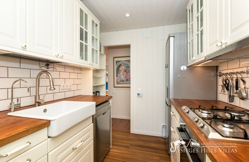 Olivella Chalet De Esquí | Casa Mokki con piscina privada, jacuzzi y vistas al parque del Garraf