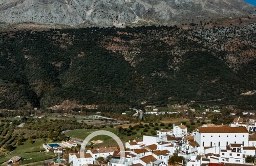 Jimera de Libar Cabaña | CASA-MOLINO: Terraza con Vistas al Parque Natural Sierra de Grazalema