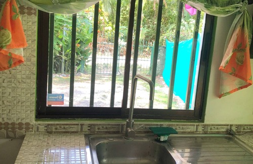 Cahuita Casa | 🐒CASA MONO VERDE 10 minutes walk to playa blanca, The National Park, Mepe Bus