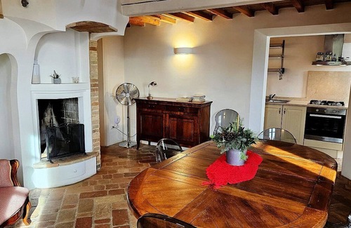 Monsano Casa | Casa Mortella E: A graceful two-story apartment that is part of an ancient manor house, with Free WI-FI.