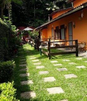 Camburi Casa | Casa na praia de Camburi em condomínio com piscina