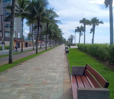 Jardim Imperador Casa | Casa na Praia Grande a 400 mts da praia