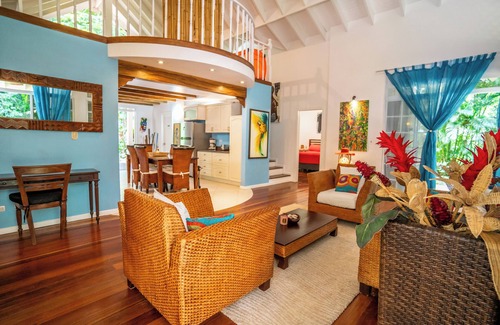 Manzanillo Apartamento | Pool Villa & Garden with Beach Access