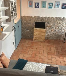 Bibbona Apartamento | Casa Nelly - accommodation in the heart of Bibbona!