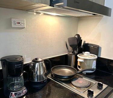 Highway Hills Apartamento | Casa ni Yanyan at Fame Residences