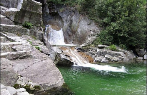 Iragna Casa | Casa Nineta Iragna (Canyoning waterfall)
