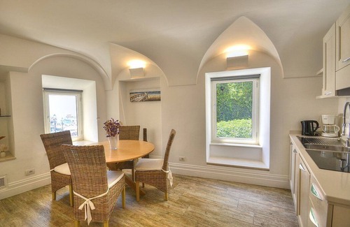 Positano City Centre Casa | Casa Ninnolo: A bright and sunny two-story independent house situated in a central location, at a short distance from the beach, with Free WI-FI.