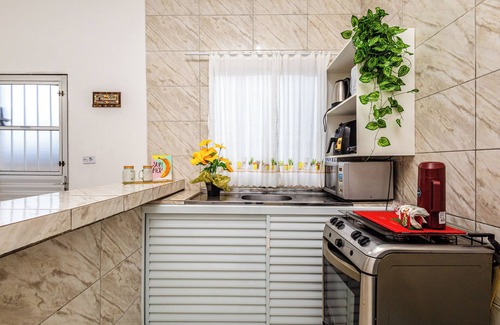 Quietude Apartamento | Casa no Jardim Quietude - 2km da Praia Tupi x Ocian
