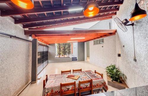 Ourinhos Casa | Casa no Jd Oriental, ar condicionado e vaga