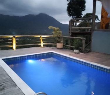 Itamambuca Casa | Casa no morro do Itamambuca com vista incrível