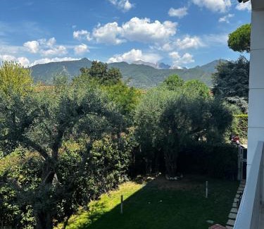 Querceta Apartamento | Casa Norma Oasi di pace a un passo dal mare