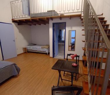 Ouro Preto Apartamento | Casa nova com suítes amplas