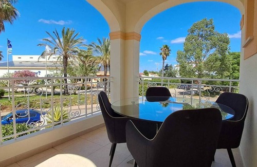 Portimao Casa | Casa Oasis, 2 outdoor pools and 1 indoor pool, Jacuzzi, Tennis and Children's Playground