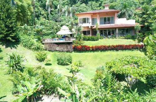 Jacó Casa | Casa Oasis 5 bdrs private pool in Los Suenos