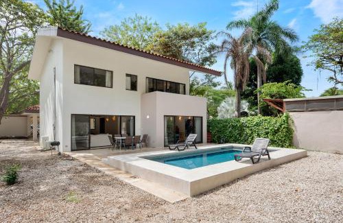 Playa Grande Casa | Casa Oasis Beach Villa with Pool, Playa Grande