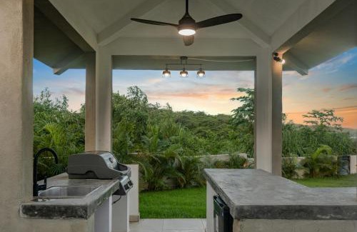 Las Escobas del Venado Apartamento | Casa Ola - Tropical Beachside Escape