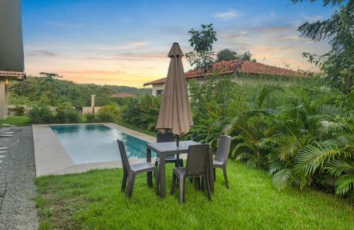 Las Escobas del Venado Apartamento | Casa Ola - Tropical Beachside Escape