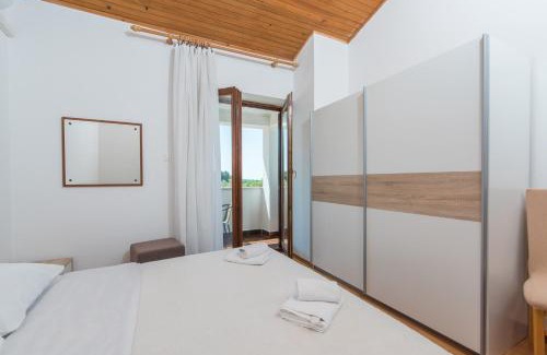 Municipality of Sveti Lovrec Casa | Casa Oliva in Klostar