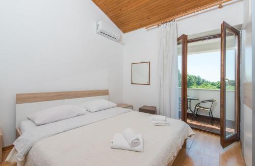 Municipality of Sveti Lovrec Casa | Casa Oliva in Klostar