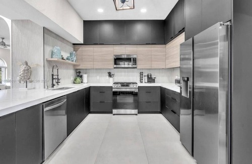 Lauderdale Beach Casa | Casa Olympus in Fort Lauderdale - Just a Short Walk to the Beach!