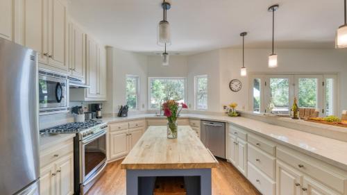 Sonoma Casa | Casa Osito by AvantStay Pool, Hot Tub & Outdoor Dining Minutes from Sonoma Plaza