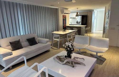 Cartagena District Apartamento | Casa OZ - Modern, Sleek and Spacious 3 bedroom condo in Bocagrande Cartagena