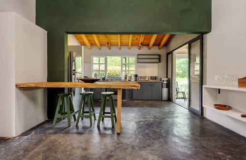 Valle de Bravo Casa | Casa Padel - A Tranquil Retreat Next to a Paddle Court