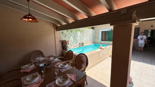 Maria de la Salut Casa | Casa Padrina Burballa