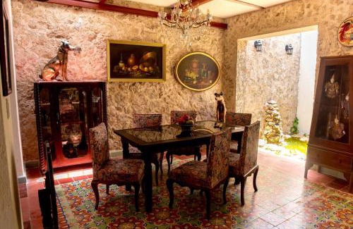 Barrio de Santiago Casa | Casa Palmas by Majikal B&B
