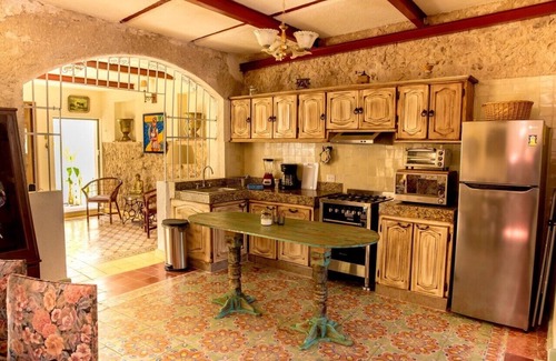 Barrio de Santiago Casa | Casa Palmas by Majikal B&B