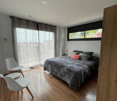 Berga Casa | Casa para 8 personas en Berga - ALBERGA
