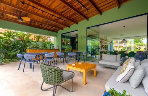 Guaeca Casa | Casa Patropi na Praia de Guaecá - condomínio fechado, piscina aquecida e internet 500mb
