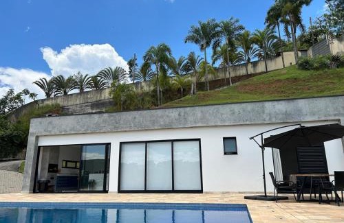 Igarata Casa | Casa Pe na Agua Represa Igarata Piscina Climatizada