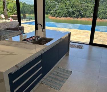 Igarata Casa | Casa Pe na Agua Represa Igarata Piscina Climatizada
