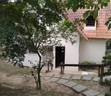 Penedo Casa | Casa Penedo Martinelli - Tranquilidade e muito verde