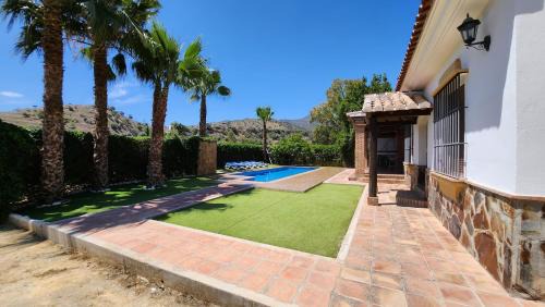 Alora Chalet De Esquí | CASA PEPE Y MARI CON PISCINA