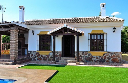 Alora Chalet De Esquí | CASA PEPE Y MARI CON PISCINA