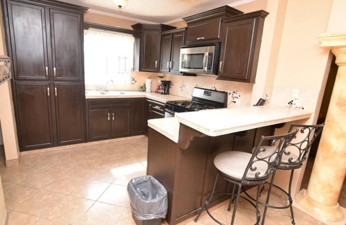 Primera Sección Casa | Casa PortoBello - Intown home!