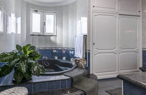 Tahiche Casa | Casa Portuguesa con tres dormitorios y piscina privada