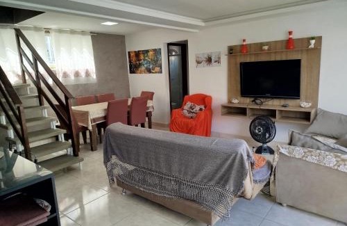 Alto Ribeirao Leste Casa | Casa próximo a Praia Morro das Pedras e Aeroporto
